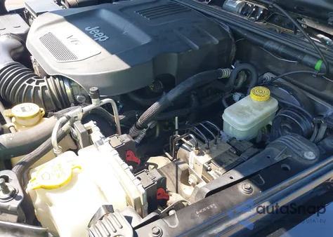 2015 Jeep Wrangler Unlimited Freedom Edition z USA, uszkodzony, nr VIN 1C4BJWDG8FL573414